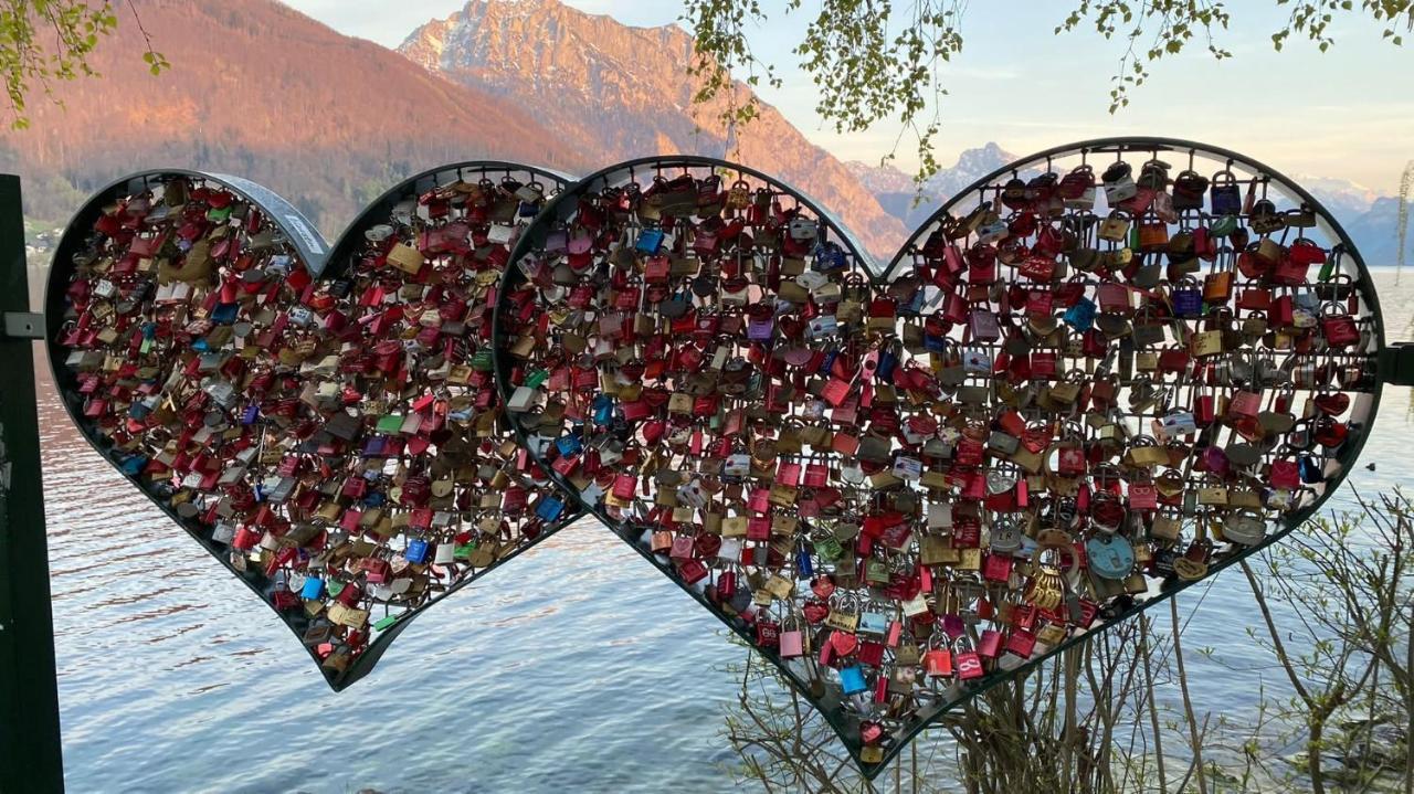 Ferienhaeuschen Am Traunsee Mit Tretboot Zur Freien Nutzung Am Badeplatz Altmuenster Bagian luar foto