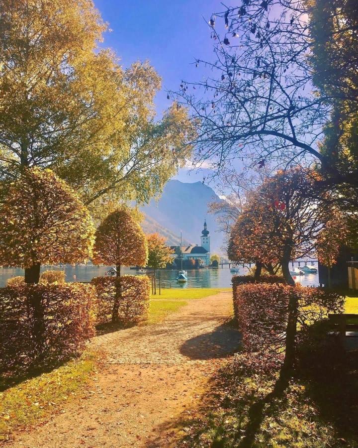 Ferienhaeuschen Am Traunsee Mit Tretboot Zur Freien Nutzung Am Badeplatz Altmuenster Bagian luar foto