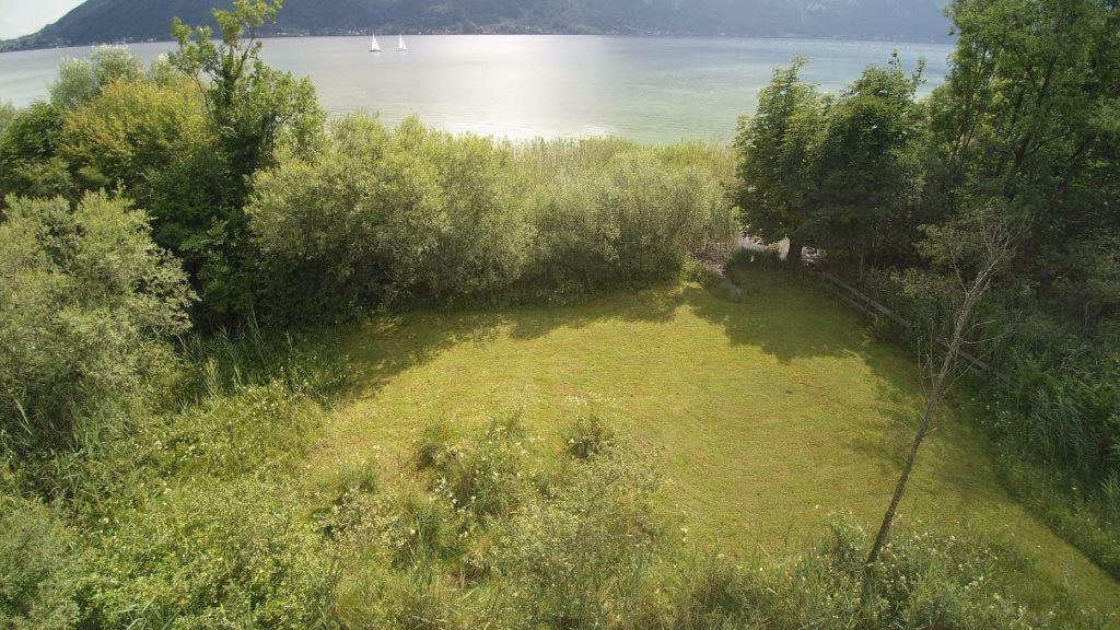 Ferienhaeuschen Am Traunsee Mit Tretboot Zur Freien Nutzung Am Badeplatz Altmuenster Bagian luar foto
